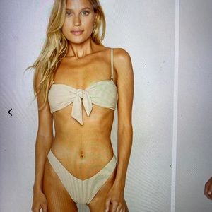 Frankies bikini Enzo top and bottom